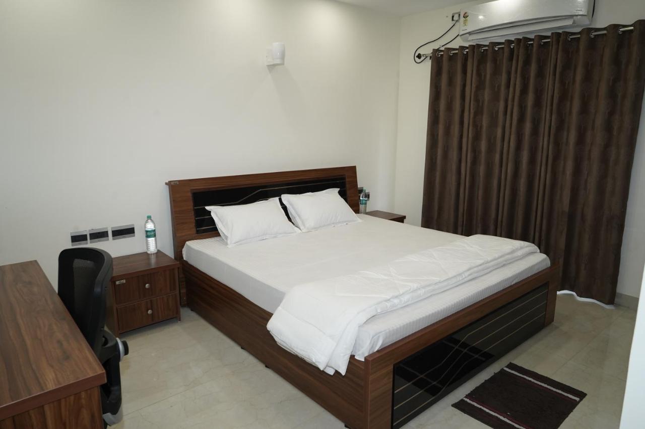 Madhav Kuteer B- 34 Vrindavan Exterior photo